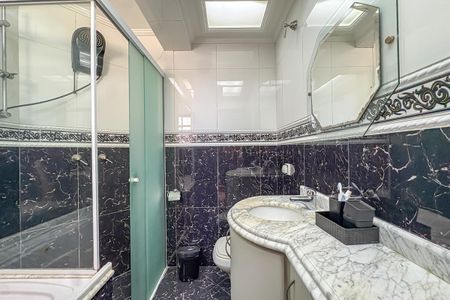 Apartamento à venda com 286m², 3 quartos e 3 vagasBanheiro da Suíte 2