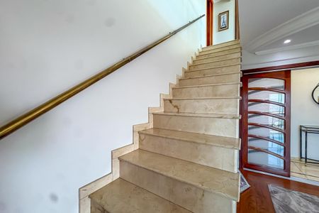 Apartamento à venda com 286m², 3 quartos e 3 vagasEscada