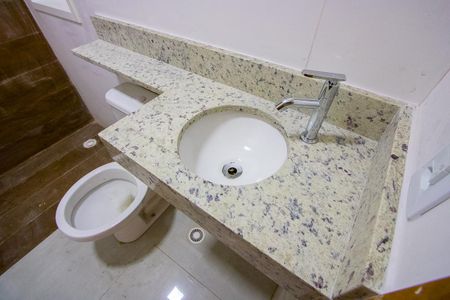 Apartamento à venda com 54m², 2 quartos e 1 vaga Apartamento à venda com 54m², 2 quartos e 1 vagaBanheiro