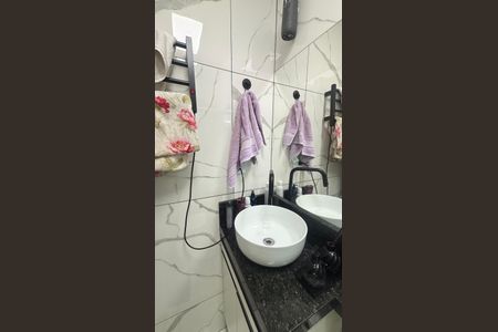 Apartamento à venda com 48m², 2 quartos e 1 vaga Apartamento à venda com 48m², 2 quartos e 1 vagaBanheiro