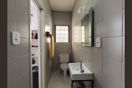 Casa à venda com 366m², 4 quartos e 3 vagas Casa à venda com 366m², 4 quartos e 3 vagasBanheiro da Suíte casa 1