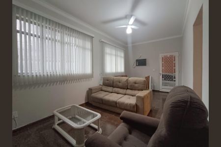 Casa à venda com 366m², 4 quartos e 3 vagas Casa à venda com 366m², 4 quartos e 3 vagasSala casa 2