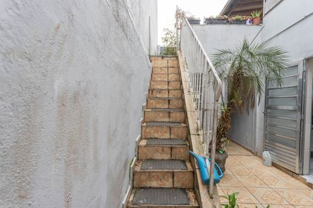 Casa à venda com 250m², 3 quartos e 3 vagasEscada