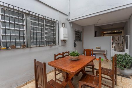 Casa à venda com 250m², 3 quartos e 3 vagasQuintal