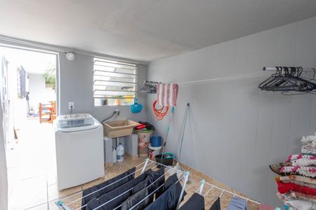 Casa à venda com 250m², 3 quartos e 3 vagasÁrea de serviço