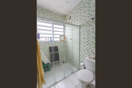 Casa à venda com 250m², 3 quartos e 3 vagasBanheiro da suíte