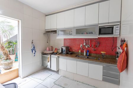 Casa à venda com 250m², 3 quartos e 3 vagasCozinha