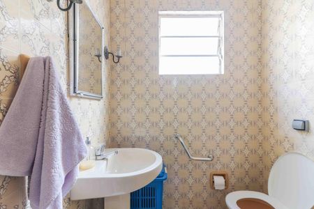 Casa à venda com 123m², 4 quartos e 2 vagasBanheiro