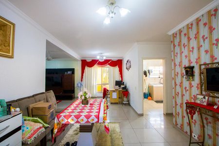 Casa à venda com 260m², 4 quartos e 4 vagasSala