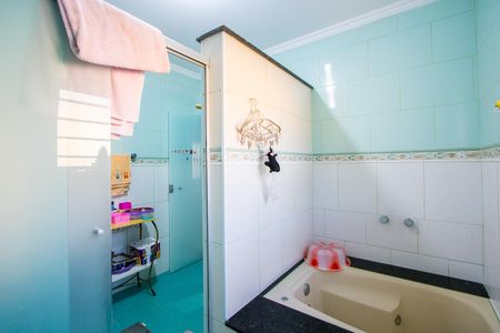 Casa à venda com 260m², 4 quartos e 4 vagasBanheiro da Suíte