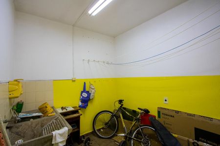 Casa à venda com 260m², 4 quartos e 4 vagasÁrea de Serviço 2