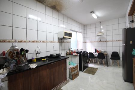 Casa de condomínio à venda com 100m², 3 quartos e 3 vagasBanheiro Social 2