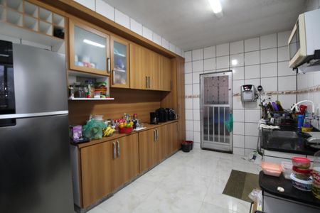 Casa de condomínio à venda com 100m², 3 quartos e 3 vagasBanheiro Social 2