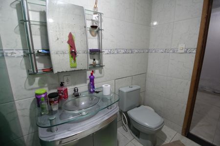 Casa de condomínio à venda com 100m², 3 quartos e 3 vagasBanheiro Social 2