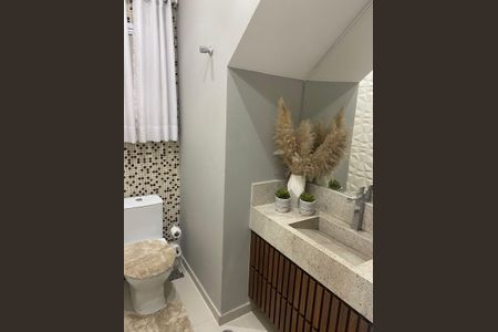 Banheiro de casa à venda com 3 quartos, 258m² em Parque Boturussu, São Paulo