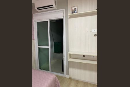 Casa à venda com 258m², 3 quartos e 5 vagas Casa à venda com 258m², 3 quartos e 5 vagasQuarto