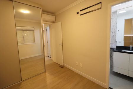 Suíte 1 de apartamento para alugar com 2 quartos, 58m² em Vila Yara, Osasco