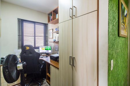 Casa de condomínio à venda com 164m², 3 quartos e 2 vagasEscritório