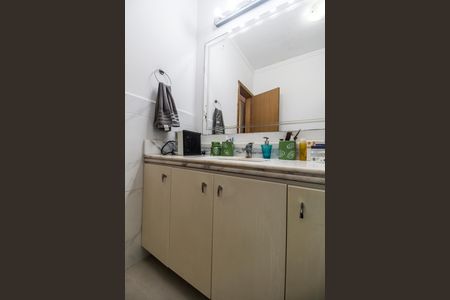 Casa de condomínio à venda com 164m², 3 quartos e 2 vagasBanheiro da Suíte