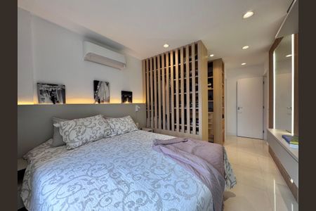 Apartamento à venda com 220m², 4 quartos e 4 vagasSuíte 1 Master