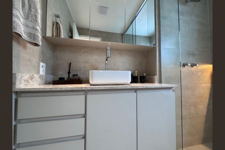 Apartamento à venda com 220m², 4 quartos e 4 vagasSuíte 1 Master - Banheiro