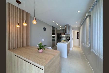 Apartamento à venda com 220m², 4 quartos e 4 vagasCozinha