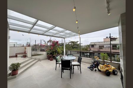 Apartamento à venda com 220m², 4 quartos e 4 vagasVaranda Sala