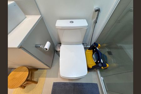 Apartamento à venda com 220m², 4 quartos e 4 vagasSuíte 3 - Banheiro