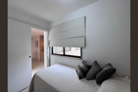 Apartamento à venda com 220m², 4 quartos e 4 vagasQuarto