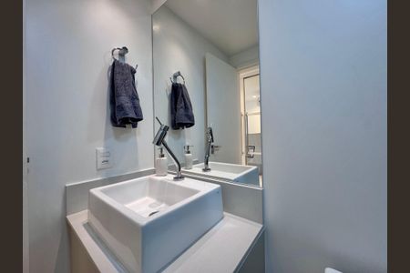 Apartamento à venda com 220m², 4 quartos e 4 vagasSuíte 3 - Banheiro