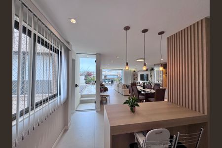 Apartamento à venda com 220m², 4 quartos e 4 vagasSala