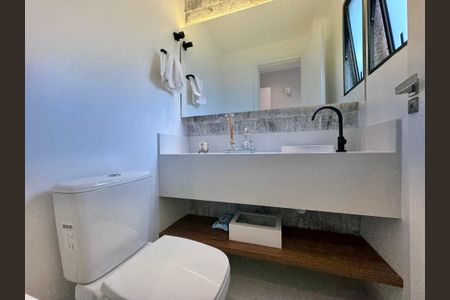 Apartamento à venda com 220m², 4 quartos e 4 vagasLavabo