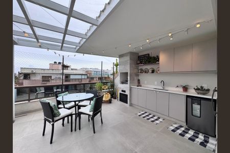 Apartamento à venda com 220m², 4 quartos e 4 vagasVaranda Sala