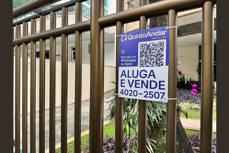 Apartamento à venda com 220m², 4 quartos e 4 vagasPlaquinha Quinto Andar