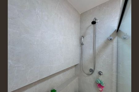 Apartamento à venda com 220m², 4 quartos e 4 vagasSuíte 2 - Banheiro