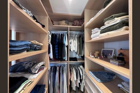Apartamento à venda com 220m², 4 quartos e 4 vagasSuíte 1 Master - Closet