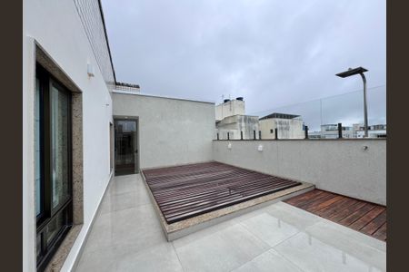 Apartamento à venda com 220m², 4 quartos e 4 vagasVaranda Sala