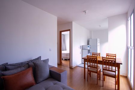 Sala de apartamento para alugar com 2 quartos, 42m² em Vila Lage, São Gonçalo