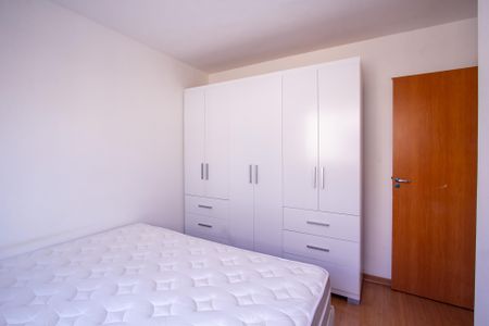 Quarto 2 de apartamento para alugar com 2 quartos, 42m² em Vila Lage, São Gonçalo