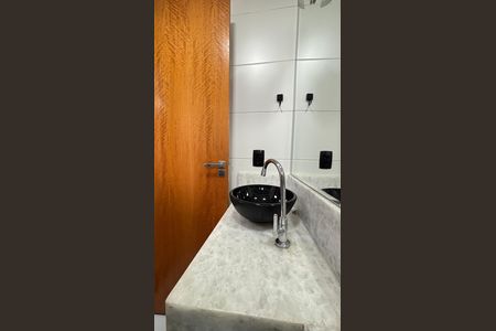 Banheiro de apartamento para alugar com 2 quartos, 85m² em Pinheirinho, Santo André