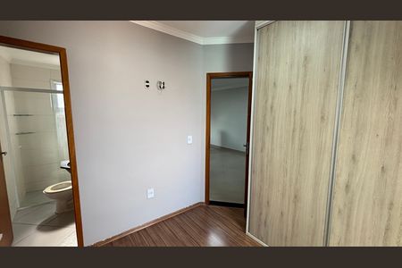 Suite de apartamento para alugar com 2 quartos, 85m² em Pinheirinho, Santo André