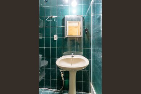 Banheiro de apartamento para alugar com 1 quarto, 30m² em Penha Circular, Rio de Janeiro