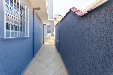 Casa à venda com 150m², 3 quartos e 2 vagasCorredor