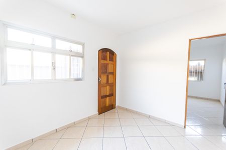 Casa à venda com 150m², 3 quartos e 2 vagasSala