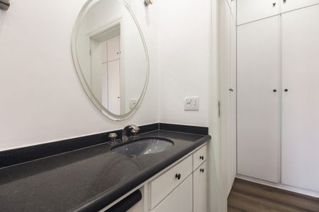 Apartamento para alugar com 244m², 4 quartos e 3 vagas Apartamento para alugar com 244m², 4 quartos e 3 vagasBanheiro Suíte 1