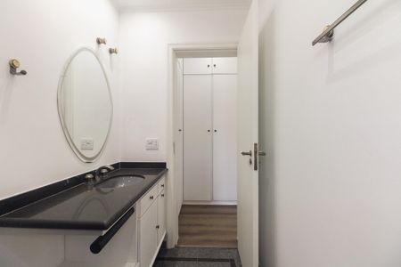 Apartamento para alugar com 244m², 4 quartos e 3 vagas Apartamento para alugar com 244m², 4 quartos e 3 vagasBanheiro Suíte 1