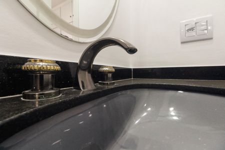 Apartamento para alugar com 244m², 4 quartos e 3 vagas Apartamento para alugar com 244m², 4 quartos e 3 vagasBanheiro Suíte 1