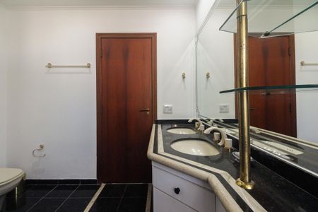 Apartamento para alugar com 244m², 4 quartos e 3 vagas Apartamento para alugar com 244m², 4 quartos e 3 vagasBanheiro Suíte 3