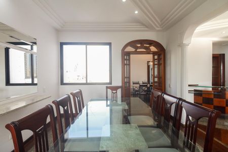 Apartamento para alugar com 244m², 4 quartos e 3 vagas Apartamento para alugar com 244m², 4 quartos e 3 vagasSala