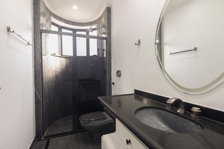 Apartamento para alugar com 244m², 4 quartos e 3 vagas Apartamento para alugar com 244m², 4 quartos e 3 vagasBanheiro Suíte 1